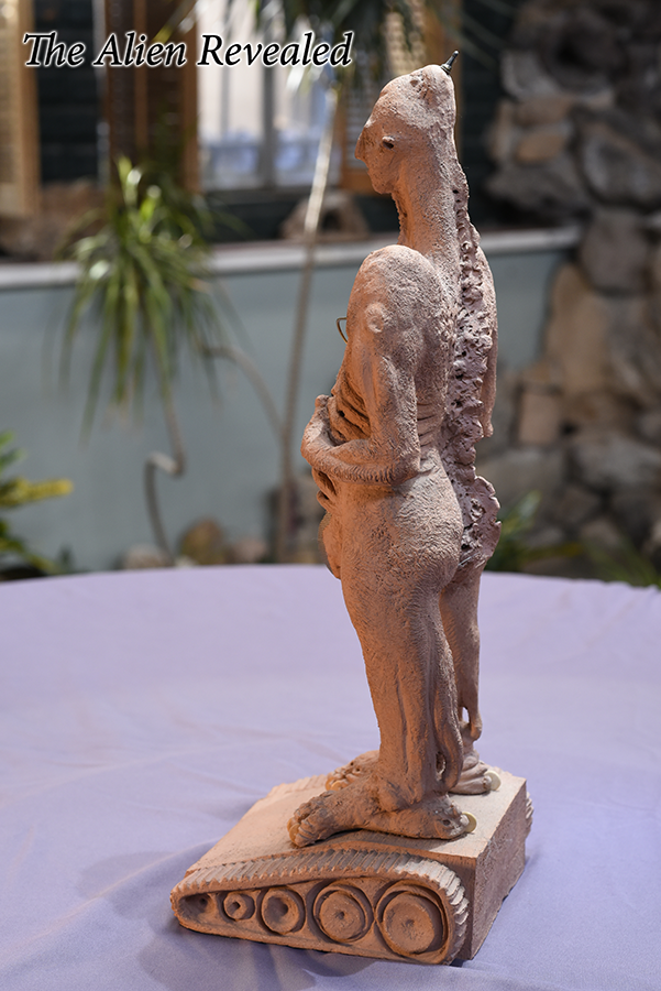 the_alien_revealed_03